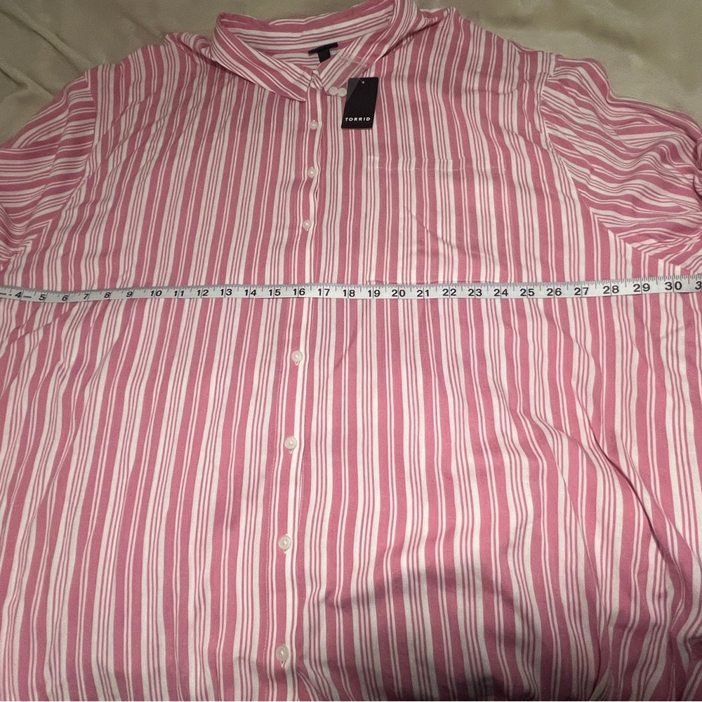 NWT Torrid Women Plus Pink/ White Striped Button-Up Long Sleeve Blouse Sz 4X A2 - Picture 4 of 10